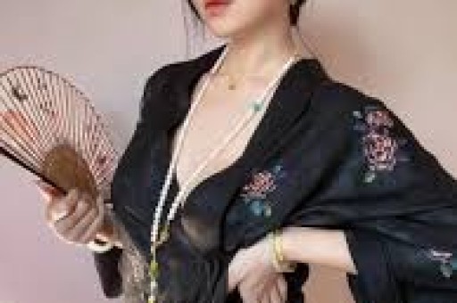 古早网红顶流持续被扒13年！依然稳居小红书第一富婆？